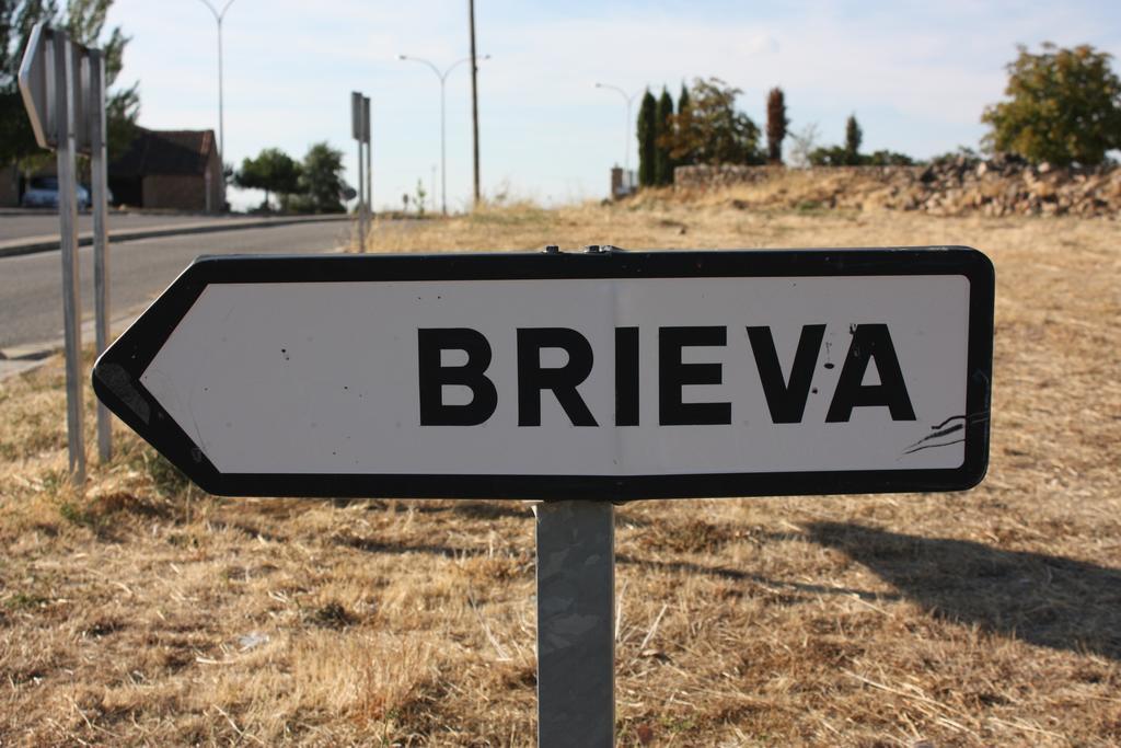 Casas De La Fuente Guest House Brieva Luaran gambar